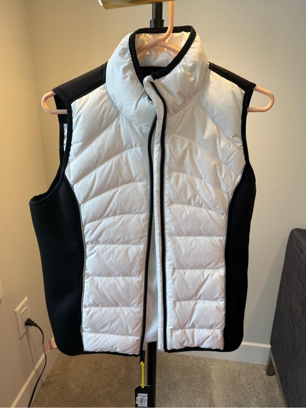 Body Glove White & Black Quilted Puffer Vest with High Collar